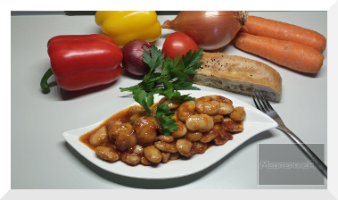 Dicke Bohnensalat mit Tomatensoße